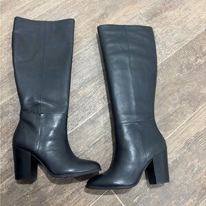 Aldo Black Heeled Boots with Rounded Toe